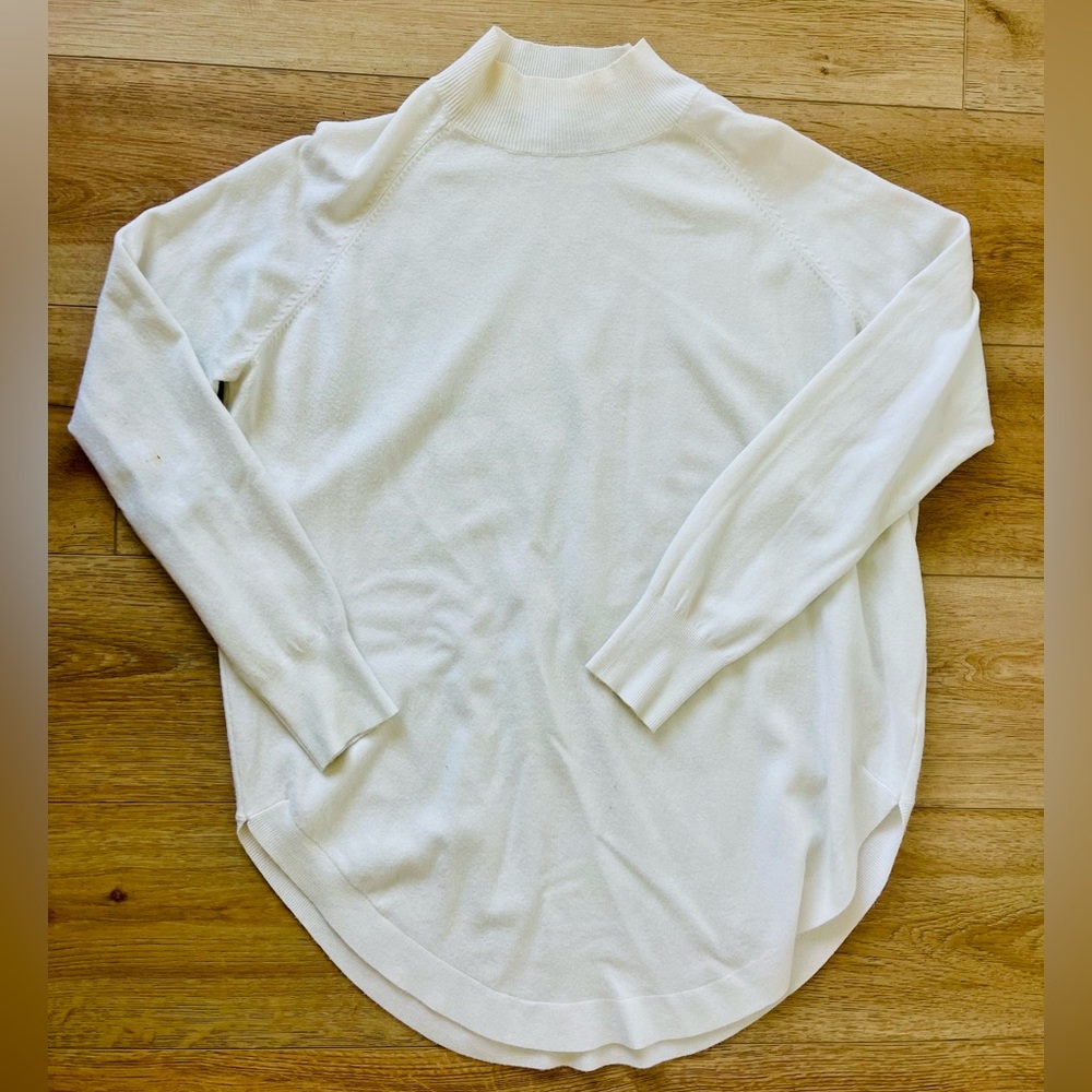 Carly Jean Los Angeles Turtleneck